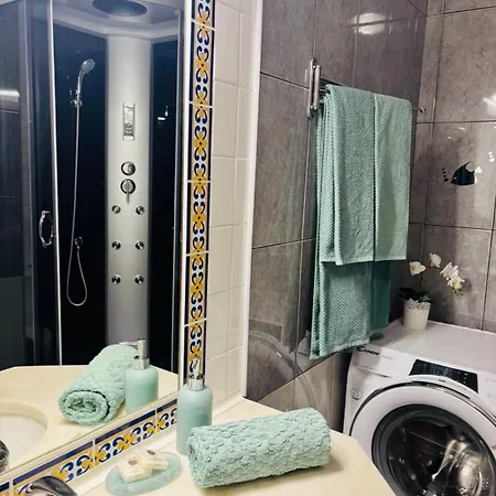 Emerald House- In Apartament *