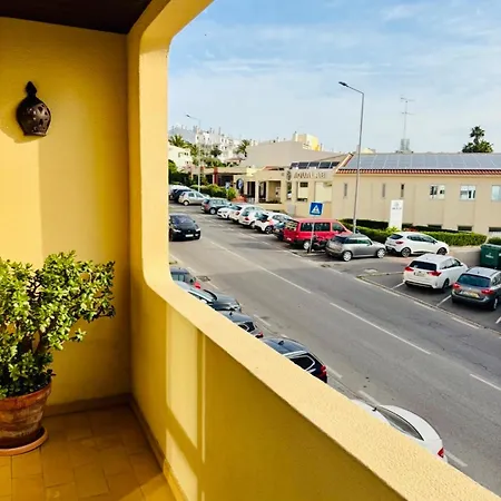 Apartament Emerald House- In *